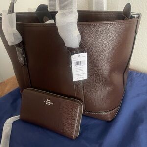 “Brand New “COACH”  LARGE WARNER TOTE & LONG ZIP AROUND WALLET TO MATCH”